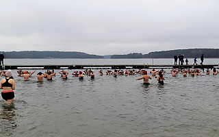 Morsowanie w ciszy. Nowa inicjatywa odbyła się w Bartążku Morsowanie w ciszy. Nowa inicjatywa odbyła się w Bartążku